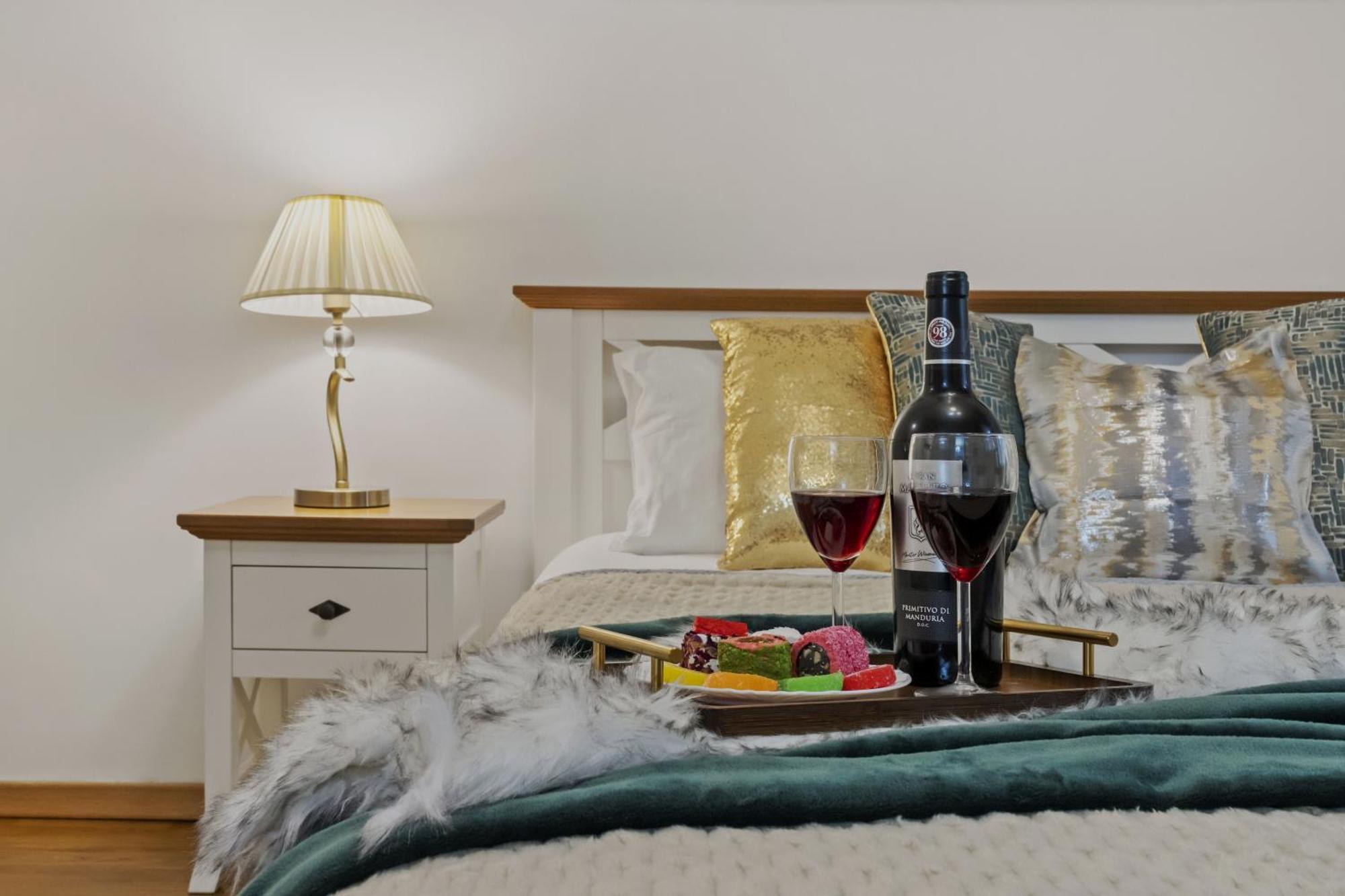 Sweet Luxury Three Rooms Apartment City Center Universitate Bucureşti Eksteriør bilde