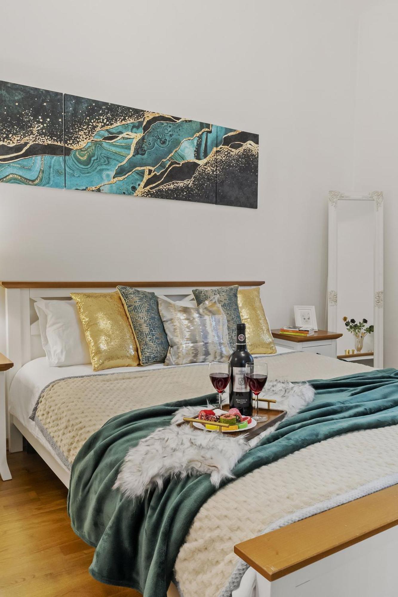 Sweet Luxury Three Rooms Apartment City Center Universitate Bucureşti Eksteriør bilde
