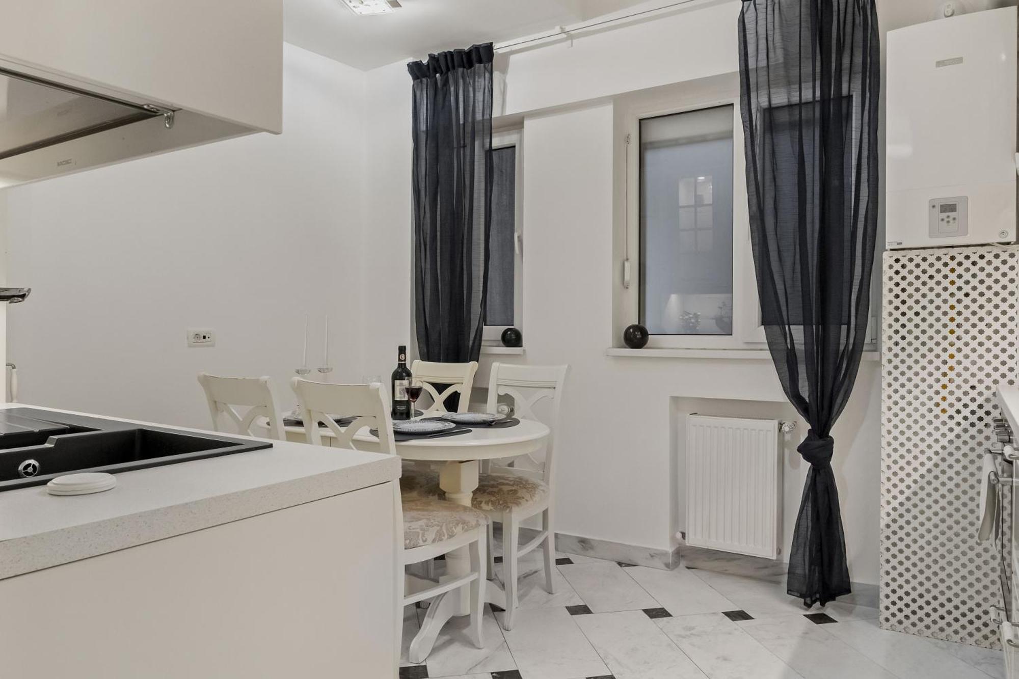 Sweet Luxury Three Rooms Apartment City Center Universitate Bucureşti Eksteriør bilde