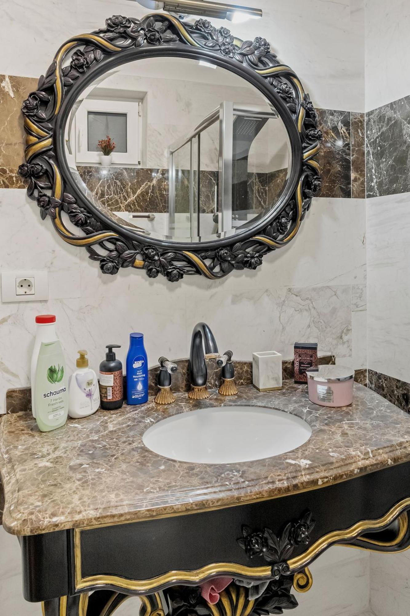 Sweet Luxury Three Rooms Apartment City Center Universitate Bucureşti Eksteriør bilde
